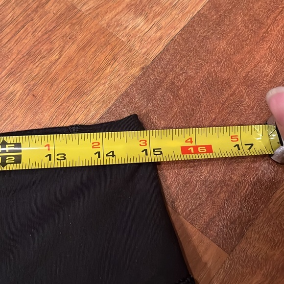 BNWOT Victoria’s secret sport knockout biker shorts - Picture 5 of 13